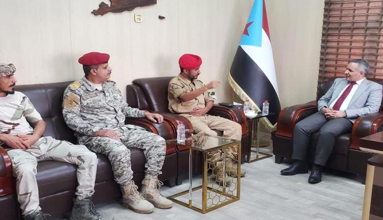 نائب رئيس الهيئة الوطنية للإعلام يلتقي العميد اكرم الحنشي ويشيد بانتصارات محور يافع