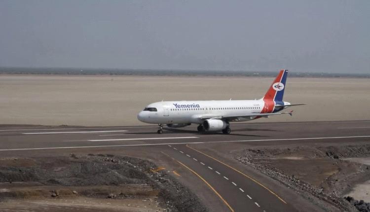 طارق صالح يدشّن أول رحلة للخطوط اليمنية من مطار المخا ويتوجه إلى البرازيل للمشاركة في قمة المناخ