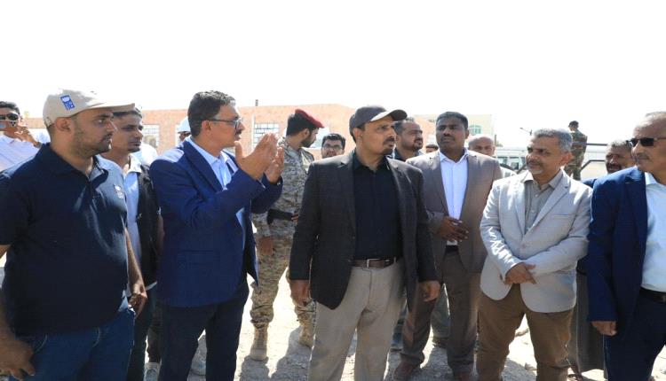 المحافظ بن ماضي يضع حجر الأساس لمشروع "دار الإيواء" بالمكلا بتكلفة 374 ألف دولار