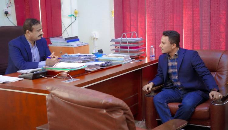 محافظ شبوة يؤكد دعم السلطة المحلية لفرع المجلس الطبي الأعلى ويُكرَّم بدرع تذكاري