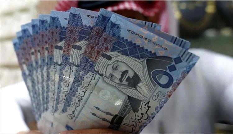موظفون في عدن يتقاضون رواتب تعادل 10 آلاف ريال سعودي