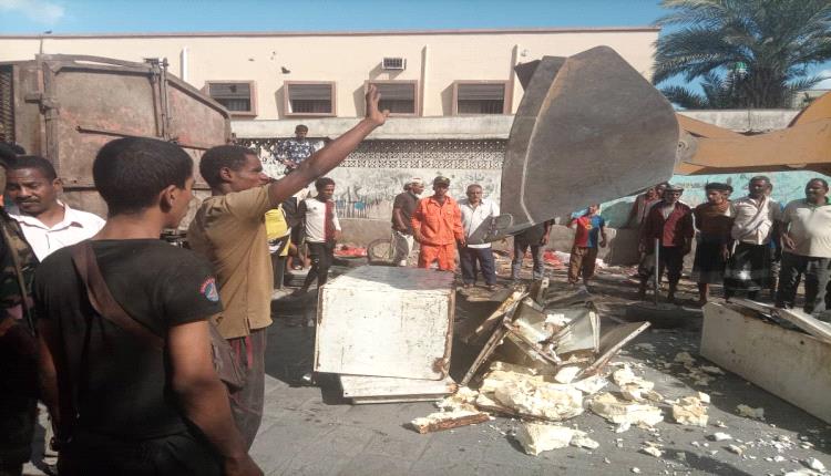 بتوجيهات الزهري.. تنفيذ حملة ميدانية لإزالة العشوائيات وتنظيم شارع الثقافة بخورمكسر