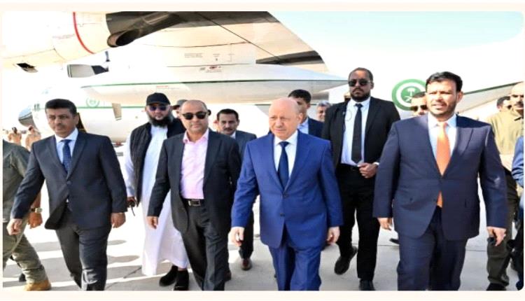 عودة مفاجئة للعليمي إلى عدن وسط حديث عن ترتيبات وقرارات مهمة