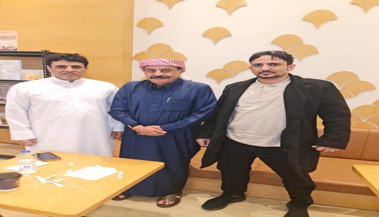 قيادات في الانتقالي تزور اللواء أحمد بن بريك في أبوظبي للاطمئنان على صحته