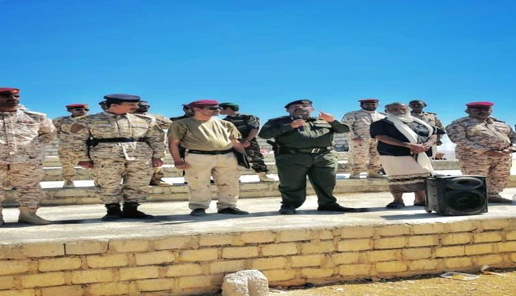 قائد قوات حماية حضرموت يتفقد معسكر اللواء الثاني ويشيد باستعداده القتالي وجاهزيته