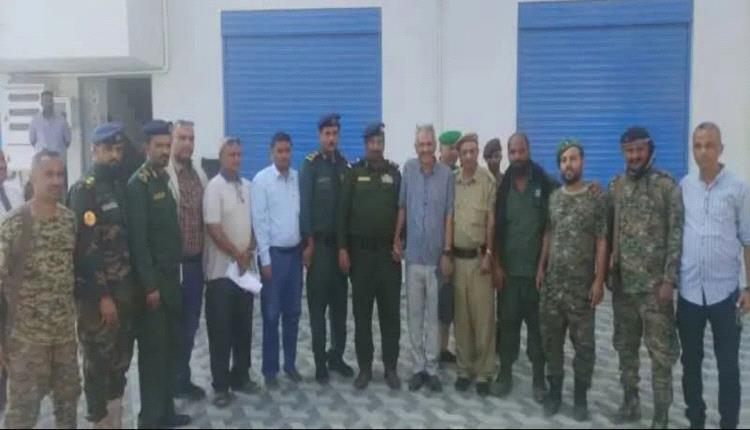 وكيل وزارة الداخلية يطلع على أحد المواقع الاستثمارية التابعة للوزارة بمديرية المنصورة بعدن