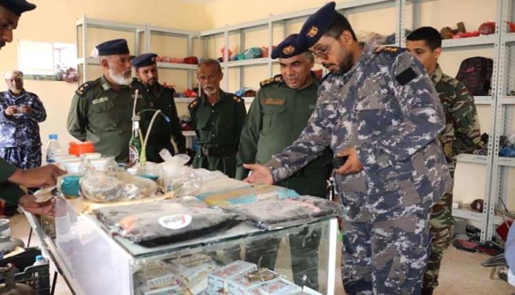 270     حبة مخدرة ومهدئة.. ضبط ثلاث عصابات مخدرات في المكلا