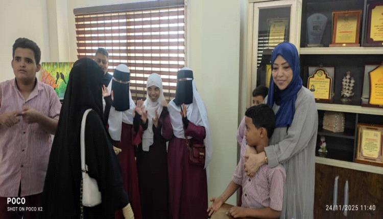 الدكتورة نجوى فضل تستقبل أطفال الصم بمحافظة لحج
