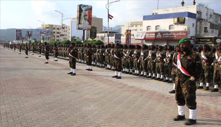 عرض عسكري ضخم لقوات الانتقالي في ساحة العروض بعدن