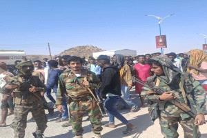 حملة أمنية في عتق لترحيل المهاجرين الأفارقة