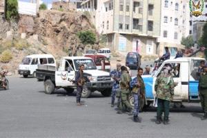 شرطة تعز تتسلّم متهماً رئيسياً في جريمة اغتيال مسؤول أممي بمدينة التربة