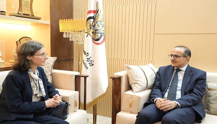 وزير الصحة يبحث مع السفيرة الفرنسية آفاق دعم وتطوير القطاع الصحي