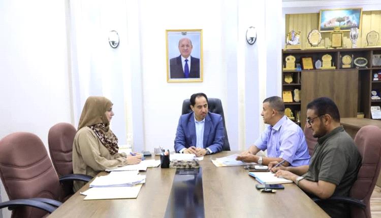 الوزير البكري يبحث مع مدير مكتب شبوة تعزيز القطاعين الشبابي والرياضي