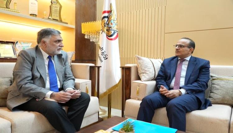 وزير الصحة يبحث مع منظمة الصحة العالمية تعزيز النظام الصحي في اليمن