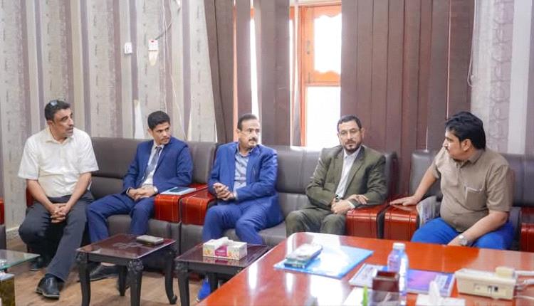 محافظ شبوة يشدد على تعزيز التخطيط الحضري وتطوير البنية التحتية في عتق