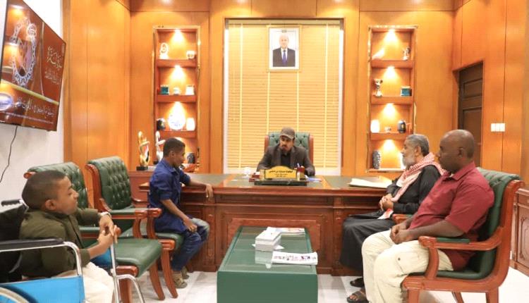محافظ حضرموت الأستاذ مبخوت بن ماضي يلتقي قيادة جمعية النهضة ويؤكد الاهتمام بشريحة ذوي الهمم ودراسة إنشاء مبنى لخدمة المناطق النائية