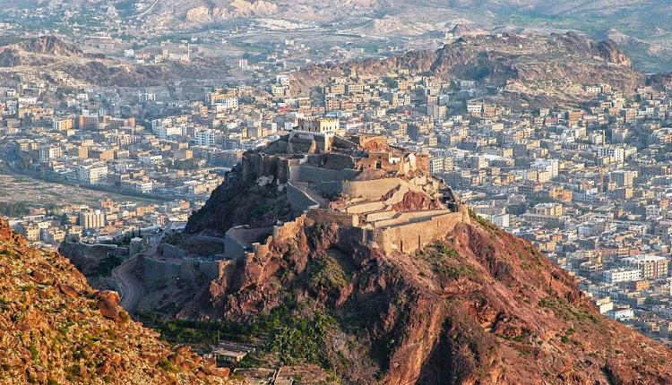 قوات الجيش في تعز تشتبك مع عناصر حوثية وتكبدهم 4 قتلى وعدداً من الجرحى