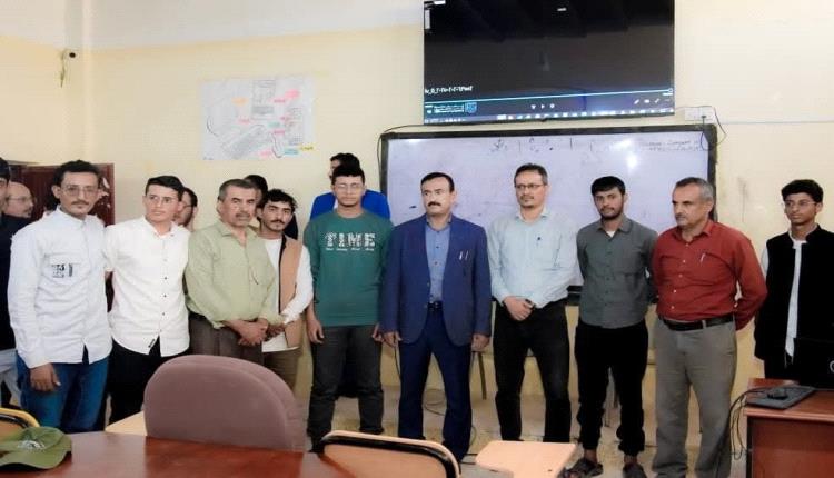 المحافظ بن الوزير يشيد بمستوى العملية التعليمية بكلية الحاسوب – جامعة شبوة