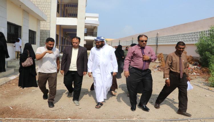 الوكيل الشوذبي والمستشار اليافعي يتفقدان طلاب ذوي الاحتياجات الخاصة بالمعلا