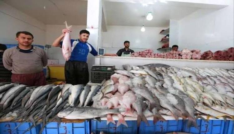 أهالي تعز يشكون ارتفاعاً غير مسبوق في أسعار الأسماك