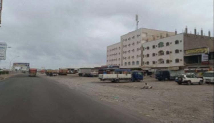 العثور على جثة مجهولة في لحج يشتبه بتعرضها لحادث مروري