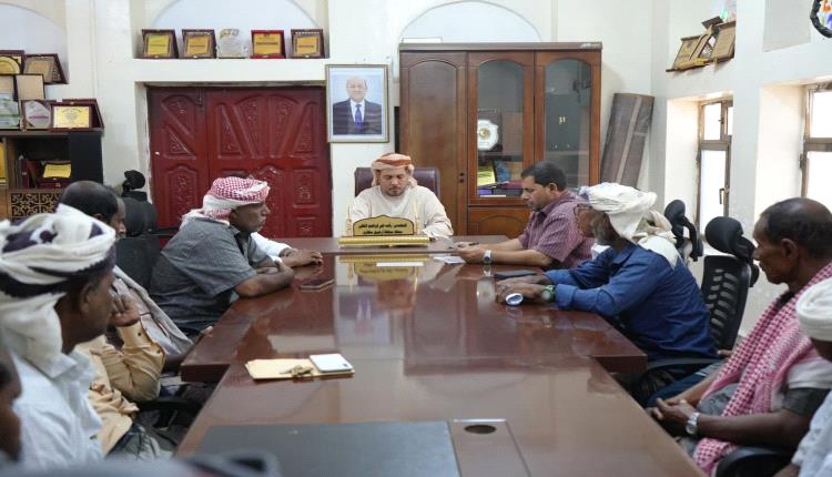 محافظ سقطرى يناقش الاستعدادات لانطلاق الموسم السمكي الجديد