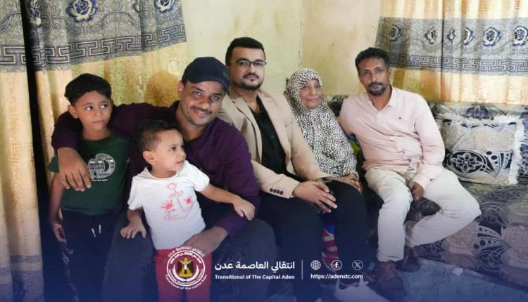 انتقالي العاصمة عدن يزور الممثلة القديرة هدى حسن للاطمئنان على حالتها الصحية