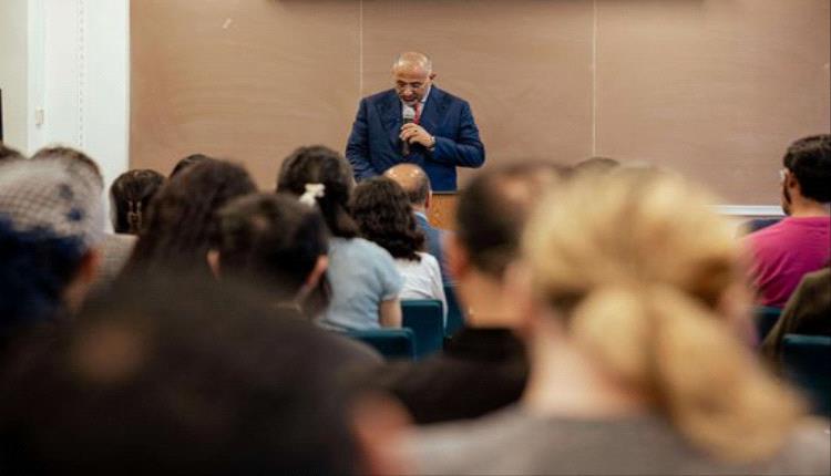 الزُبيدي: السلام الدائم في اليمن مرهون باعتراف المجتمع الدولي بحق الجنوبيين في تقرير مصيرهم