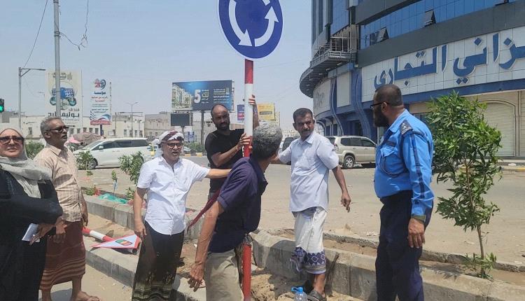 بدء تنفيذ مشروع اللوحات الإرشادية المرورية في شوارع المنصورة