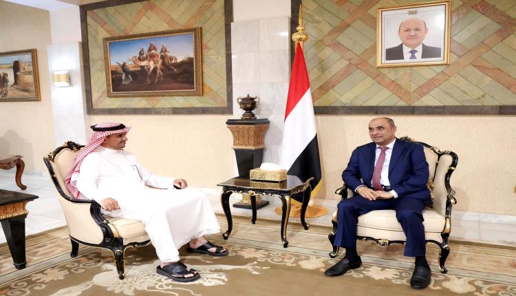 رئيس الوزراء في حوار مع "الشرق الأوسط": العملة لا تتحسن بالشعارات بل بالقرارات الصعبة والانضباط المالي
