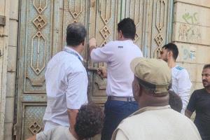 أشغال المنصورة تغلق صوالين حلاقة مخالفة وتشدد الرقابة الصحية