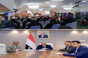 رئيس الوزراء يدعو أبناء حضرموت إلى نبذ الخلافات والالتفاف حول مشروع جامع يعالج الاختلالات