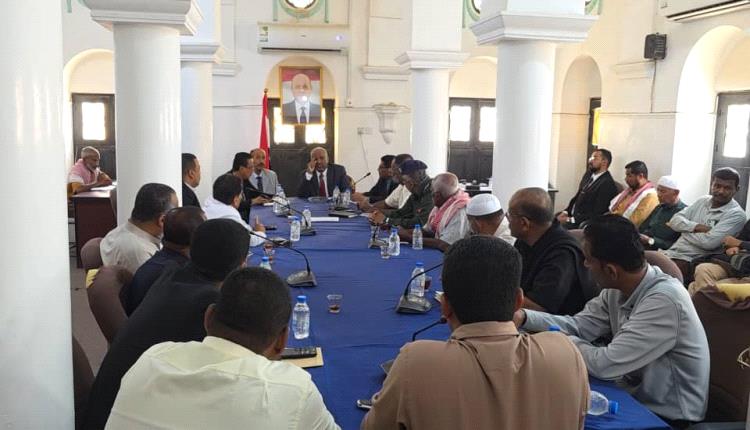 وزير الإدارة المحلية يترأس اجتماع تنفيذي تريم ويبحث تعزيز التكامل بين الحكومة والسلطات المحلية