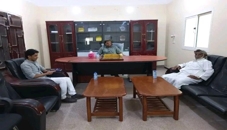 أمين عام حصوين يبحث مع مشروع الأشغال إعداد دراسة “الجابيونات” لحماية قديفوت من السيول