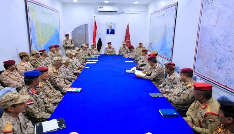 وزير الدفاع يشيد بدور هيئة العمليات في إدارة المعركة الوطنية