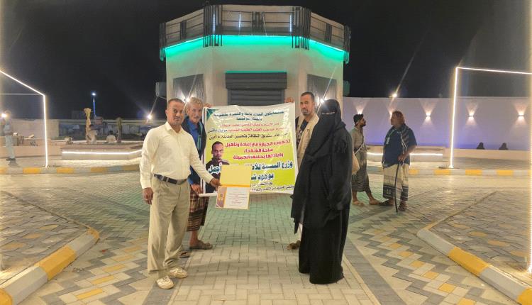 إشادة مجتمعية بجهود تجميل ساحة الشهداء وإسعاد أطفال أبين بتكريم خاص