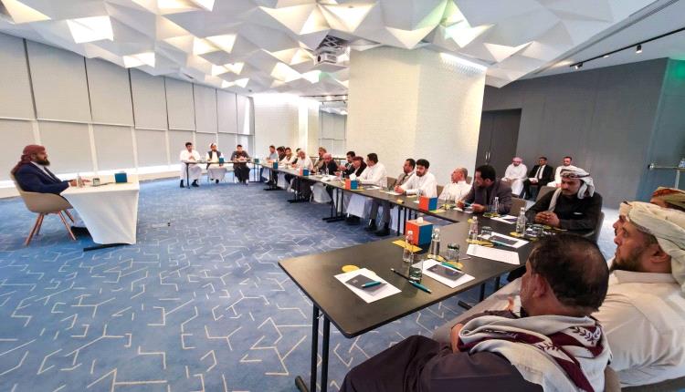 المحرّمي يلتقي نخبة من مشايخ ووجهاء وأعيان وقيادات محافظة أبين لبحث الأوضاع وتعزيز الاستقرار والتنمية