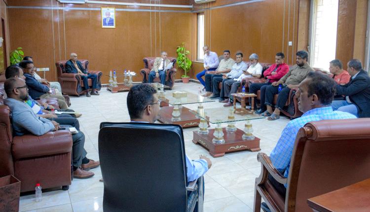 رئيس جامعة عدن يناقش تحديث الموقع الإلكتروني وتعزيز حضور المجلات العلمية عالميًا