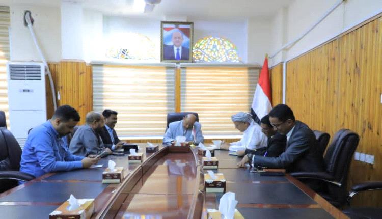 وكيل حضرموت يؤكد أهمية تعزيز الإنتاج الزراعي خلال اطلاعه على برنامج تنموي