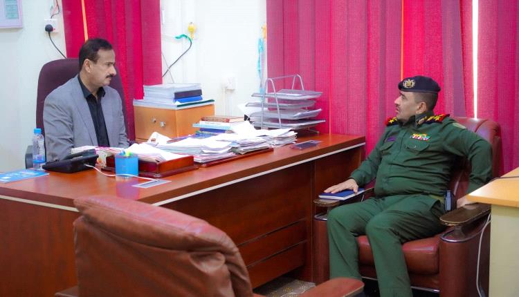 محافظ شبوة يطّلع على تنفيذ حملة منع السلاح ويؤكد تعزيز الجهود الأمنية