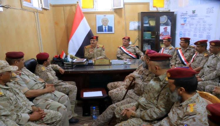 وزير الدفاع يشيد بدور دائرة التوجيه المعنوي في معركة الوعي الوطني