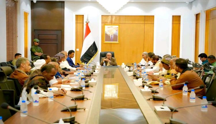 عضو مجلس القيادة محافظ حضرموت يؤكد أهمية التلاحم السياسي والمجتمعي خلال لقاء موسّع مع الأحزاب والمكونات