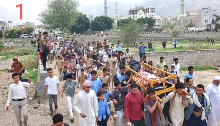 تشييع حاشد لطفل استُشهد برصاص قنّاص حوثي في تعز