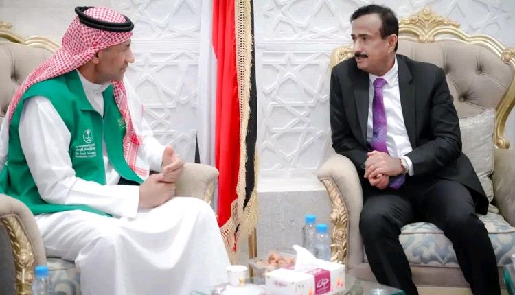 المحافظ بن الوزير يستقبل الفريق الهندسي للمركز السعودي لإعادة إعمار اليمن