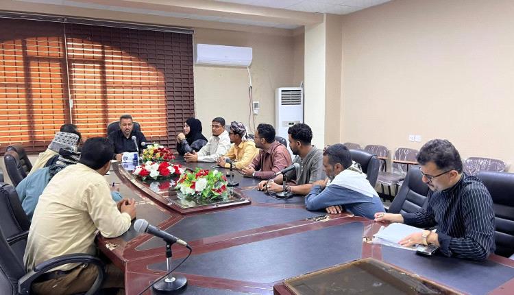 محافظ لحج يلتقي شباب ونشطاء العاصمة الحوطة لمناقشة قضايا المديرية ورسم ملامح مستقبل