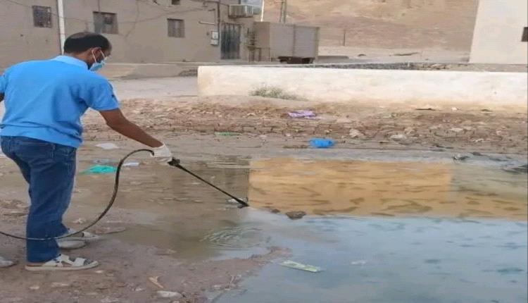 صحة وادي حضرموت تطلق حملة ميدانية لمكافحة البعوض الناقل للأمراض في سيئون