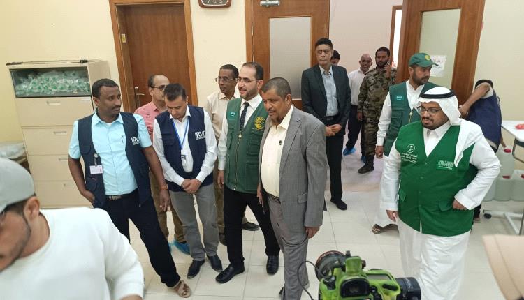 أمين محلي المهرة يدشن  المرحلة الرابعة لتشغيل مركز الغسيل الكلوي بالغيضة