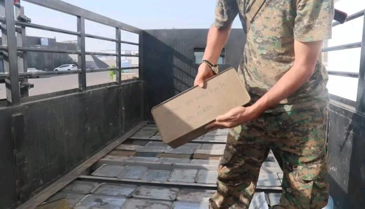 في عملية نوعية.. قوات الأمن الوطني بعدن تضبط شاحنة محمّلة بكميات كبيرة من الذخائر المهربة