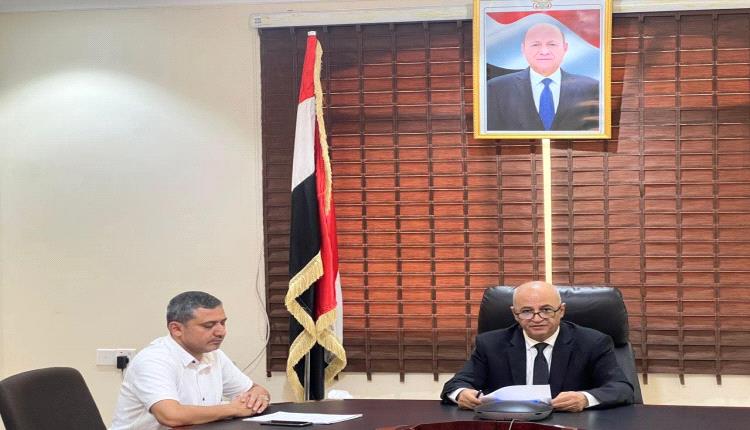 وزير  المياه والبيئة يفتتح جلسة نقاشية حول المياه والطاقة والاستدامة البيئية بعدن