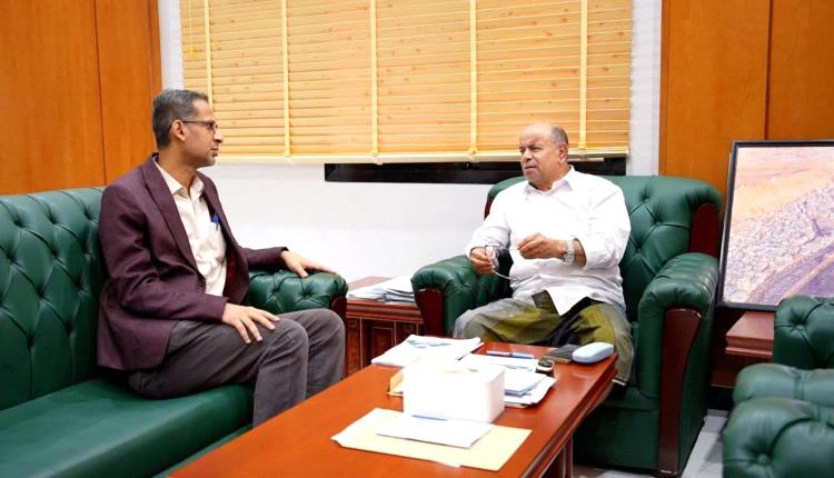 عضو مجلس القيادة يطّلع على خطط تطوير مكتب الشؤون الاجتماعية والعمل بساحل حضرموت